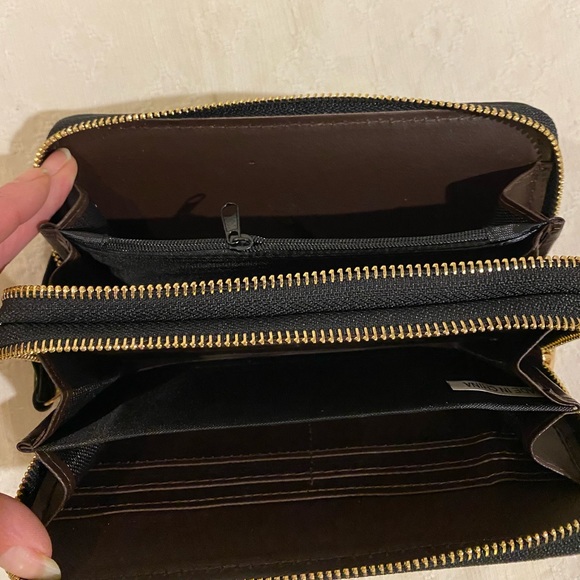 NWT Handbag Republic Vegan Wallet - Picture 2 of 4